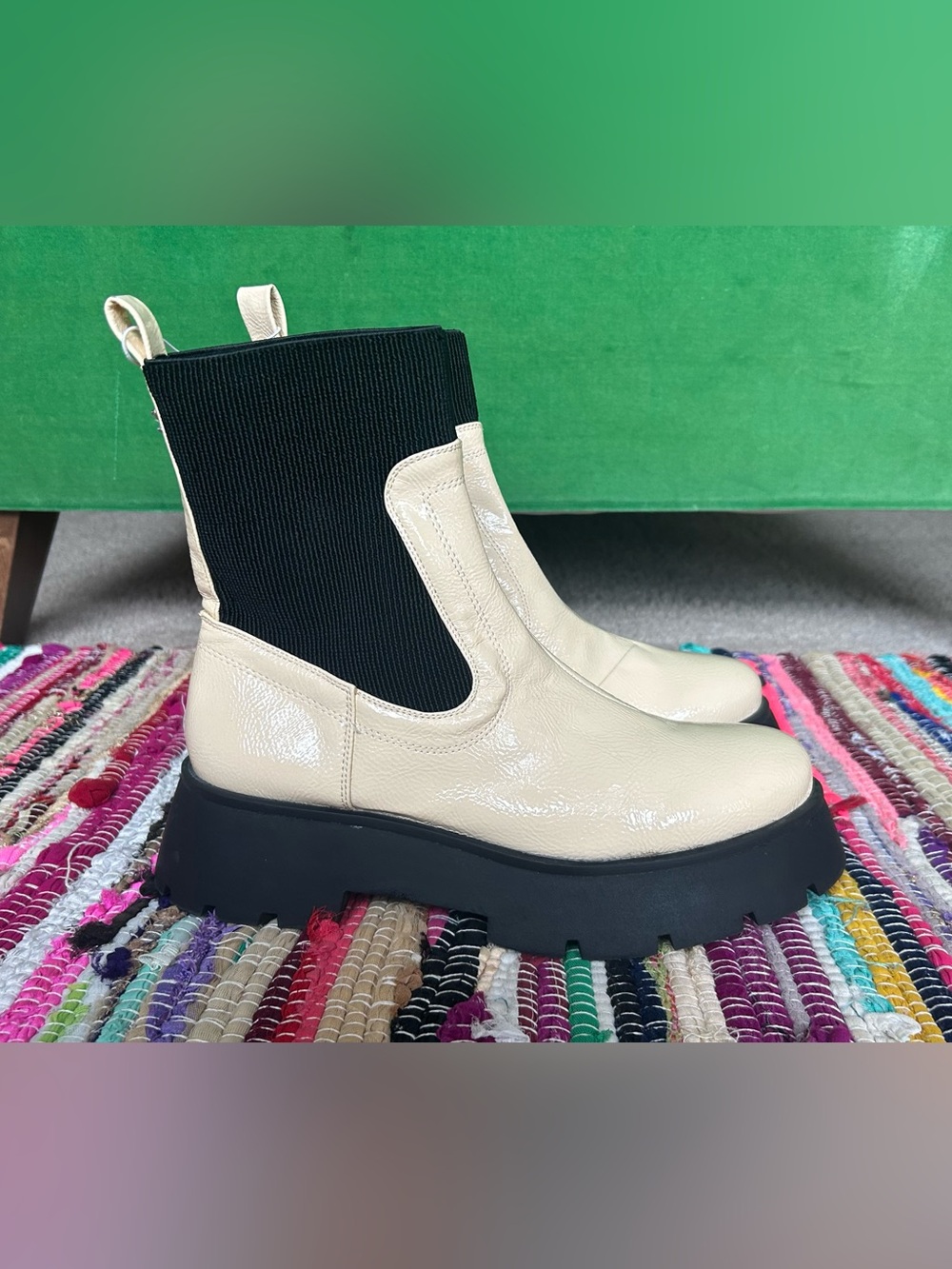 🔥Circus by Sam Edelman Leslie Lug Sole Chelsea Booties, Eggshell 9 new MSRP$120